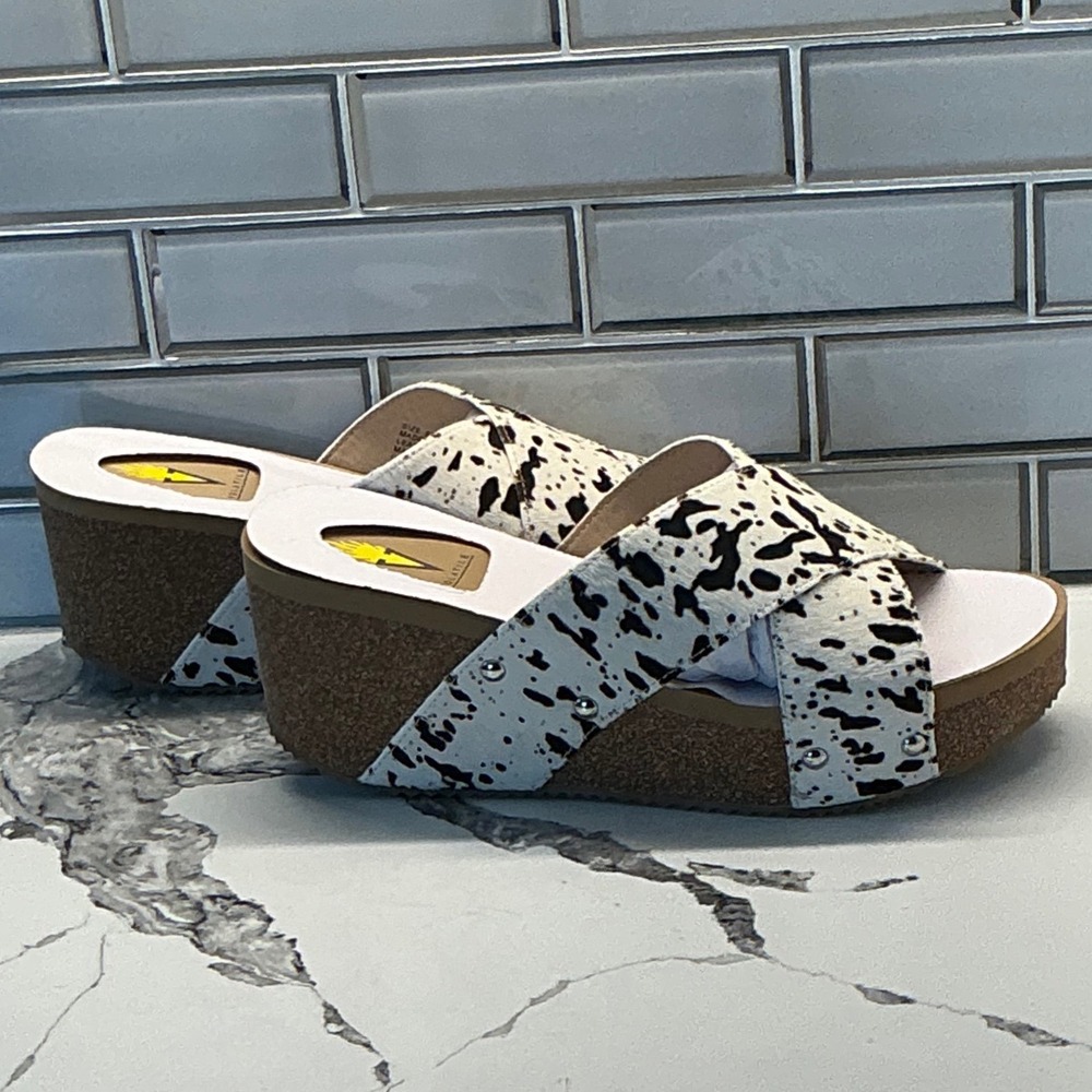 Volatile Riverside Cow Print Wedge Sandals Chocolate Chip Haircalf Platform 9